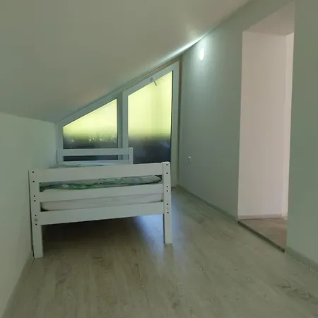 Gostinjska kuća 2 *